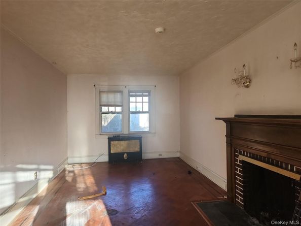 39 Hilbert Street, Hempstead NY 11550