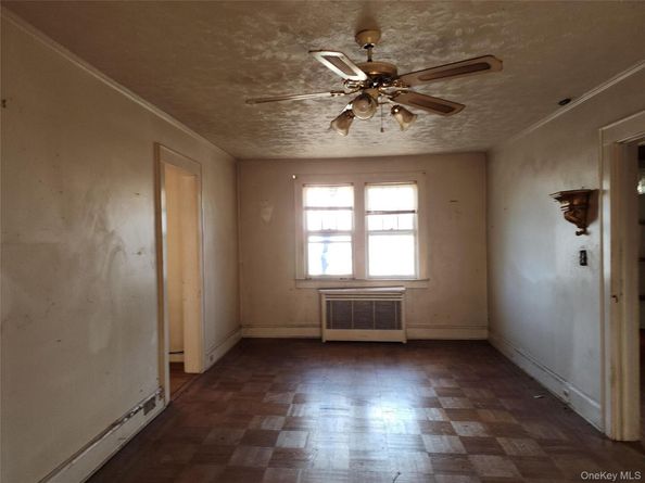 39 Hilbert Street, Hempstead NY 11550