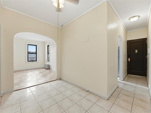 2922 Barnes Avenue 5L, Bronx NY 10467