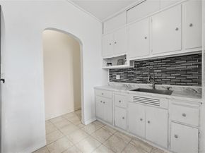 2922 Barnes Avenue 5L, Bronx NY 10467