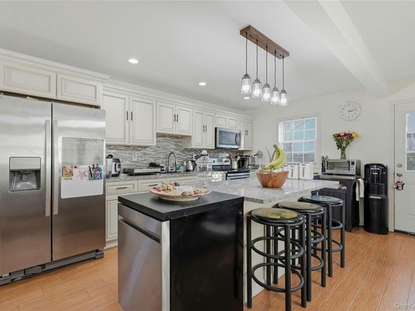 87 Root Avenue, Central Islip NY 11722