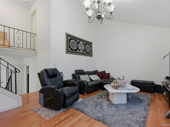 87 Root Avenue, Central Islip NY 11722