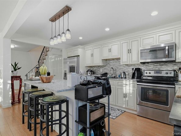 87 Root Avenue, Central Islip NY 11722