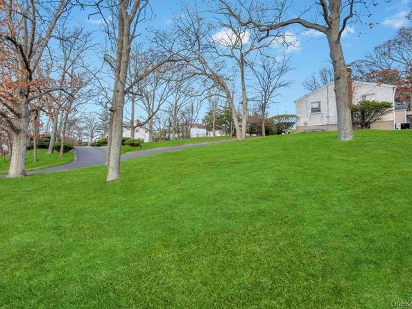 4 Washington Avenue, Smithtown NY 11787