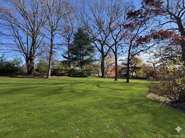 4 Washington Avenue, Smithtown NY 11787