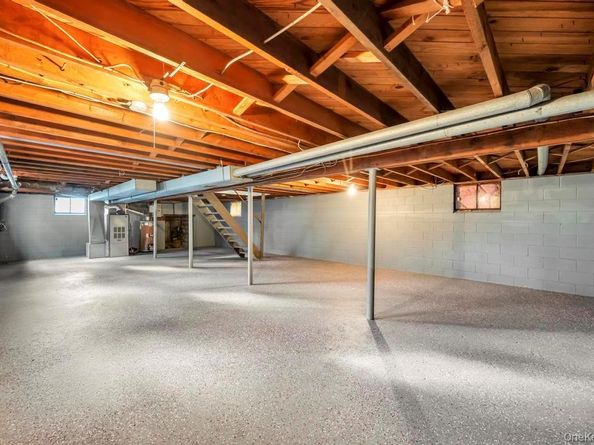 4 Washington Avenue, Smithtown NY 11787