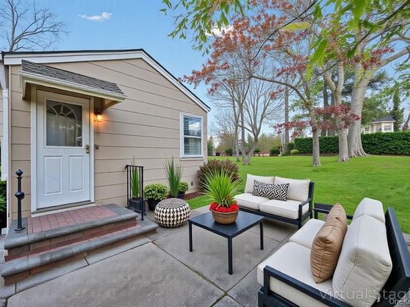 4 Washington Avenue, Smithtown NY 11787