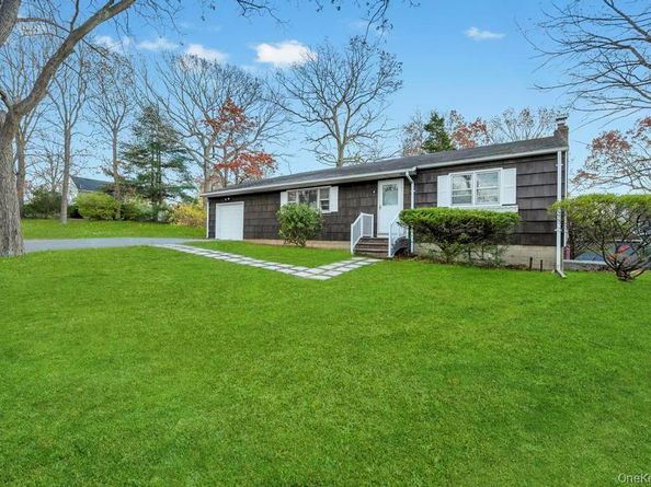 4 Washington Avenue, Smithtown NY 11787