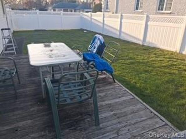 1322 Barry Drive S, Valley Stream NY 11580