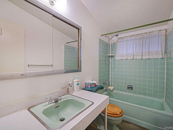 31 Cabin Lane, East Setauket NY 11733