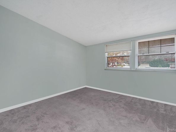 31 Cabin Lane, East Setauket NY 11733