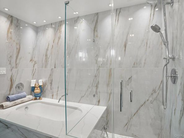 175 Huguenot Street 2403, New Rochelle NY 10801