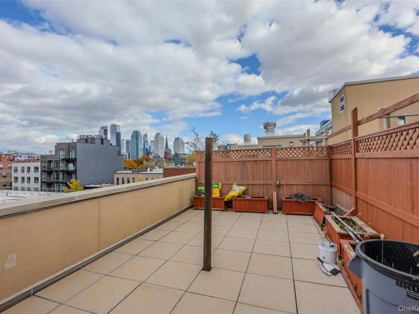 240 51 Avenue 1H, Long Island City NY 11101