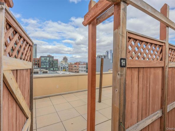 240 51 Avenue 1H, Long Island City NY 11101