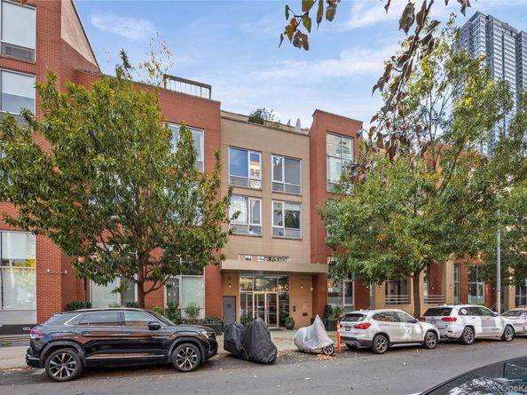 240 51 Avenue 1H, Long Island City NY 11101