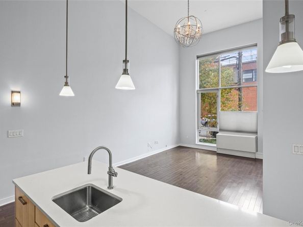 240 51 Avenue 1H, Long Island City NY 11101