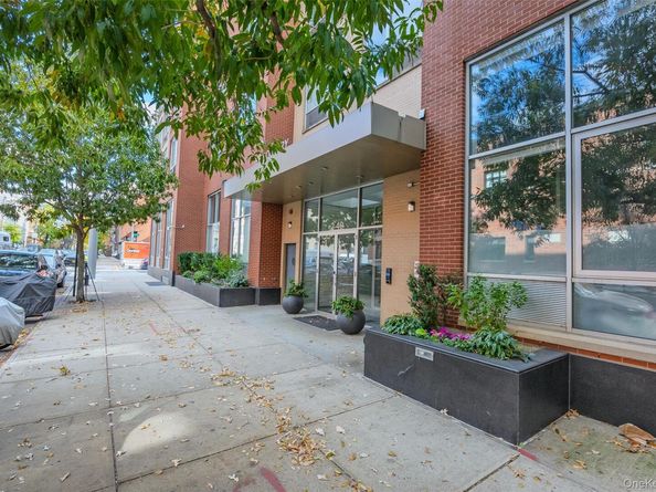 240 51 Avenue 1H, Long Island City NY 11101