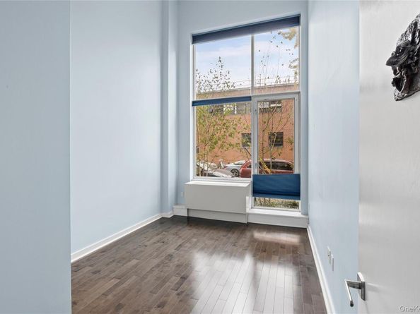 240 51 Avenue 1H, Long Island City NY 11101