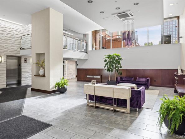 240 51 Avenue 1H, Long Island City NY 11101