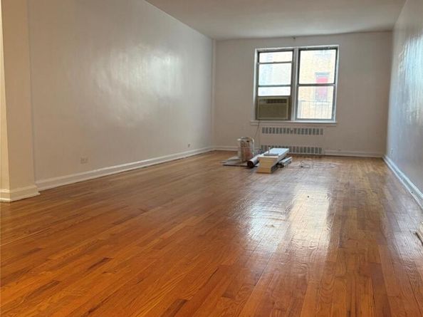 325 E 201st Street 3J, Bronx NY 10458