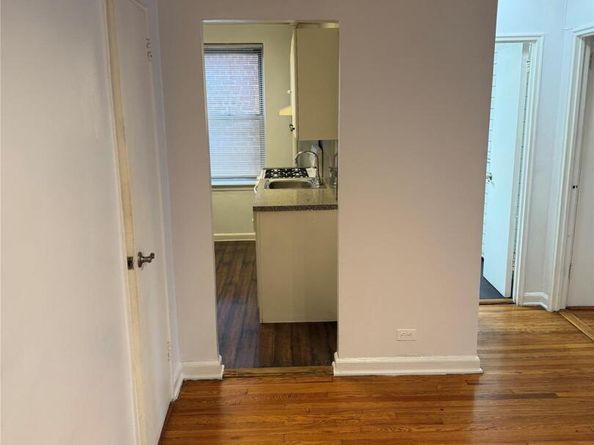 325 E 201st Street 3J, Bronx NY 10458