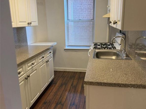 325 E 201st Street 3J, Bronx NY 10458