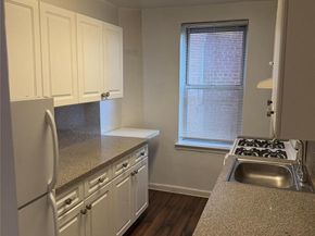325 E 201st Street 3J, Bronx NY 10458
