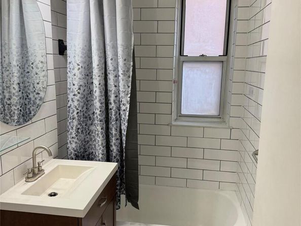 325 E 201st Street 3J, Bronx NY 10458