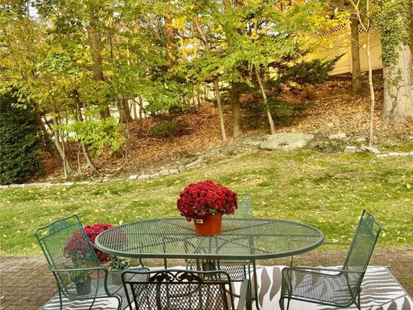 14 Christa Court, Huntington NY 11743