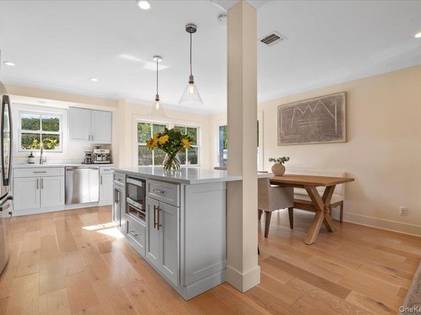 19 Sideview Drive, Oyster Bay NY 11771