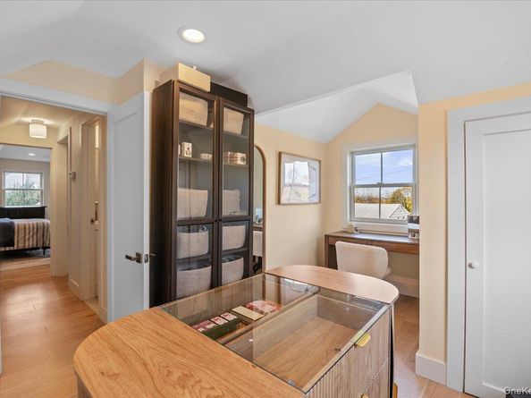 19 Sideview Drive, Oyster Bay NY 11771