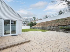 19 Sideview Drive, Oyster Bay NY 11771
