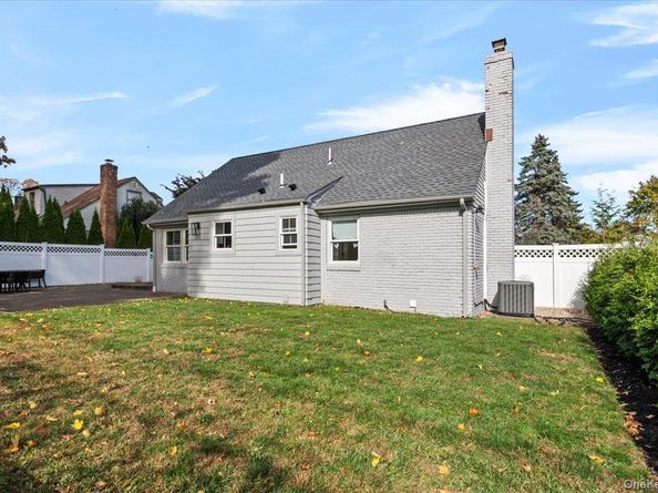 19 Sideview Drive, Oyster Bay NY 11771