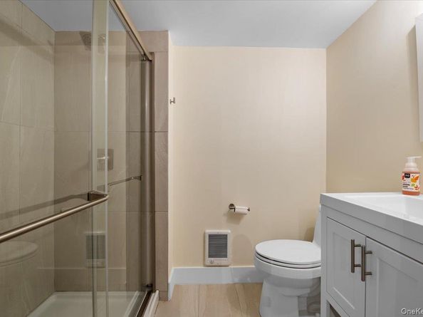 19 Sideview Drive, Oyster Bay NY 11771