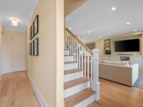 19 Sideview Drive, Oyster Bay NY 11771