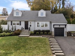 19 Sideview Drive, Oyster Bay NY 11771