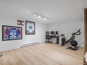 19 Sideview Drive, Oyster Bay NY 11771