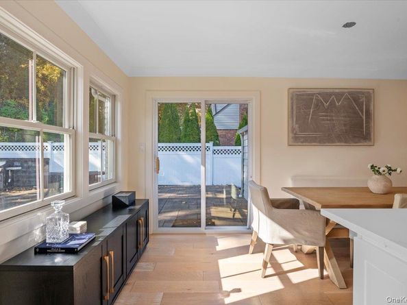 19 Sideview Drive, Oyster Bay NY 11771