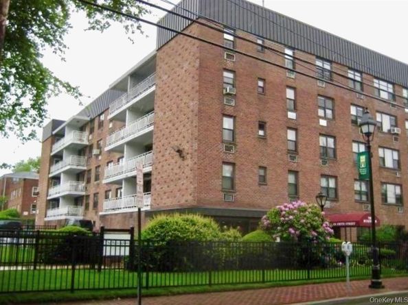 124 Smith Street 3B, Freeport NY 11520