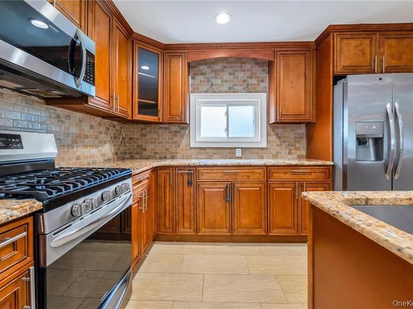 531 Old Country Road, Plainview NY 11803