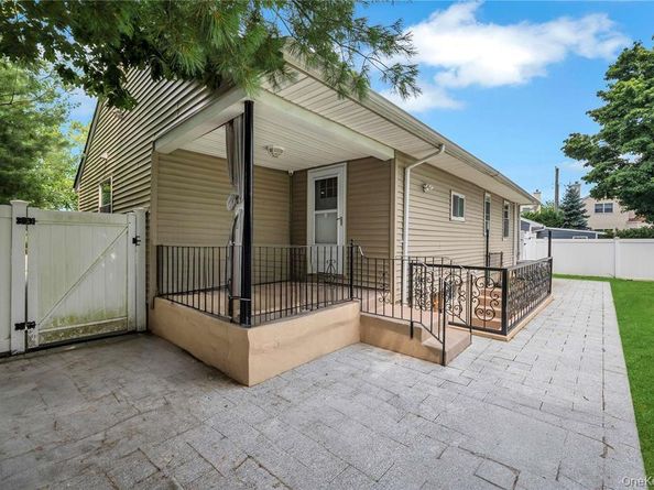 531 Old Country Road, Plainview NY 11803