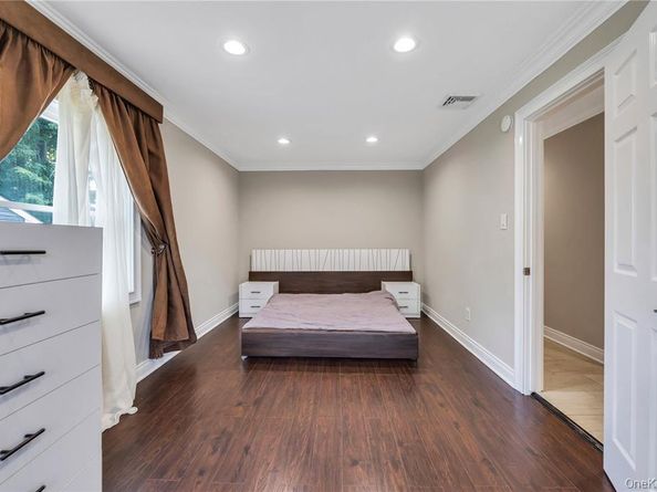 531 Old Country Road, Plainview NY 11803