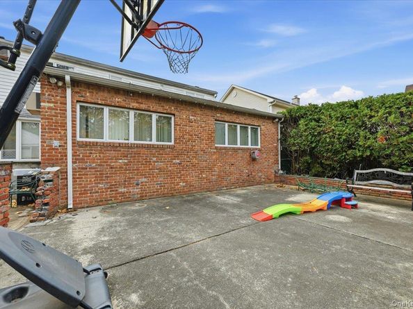 120 Bruce Terrace, Carle Place NY 11501