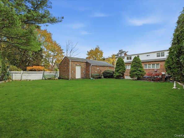 120 Bruce Terrace, Carle Place NY 11501