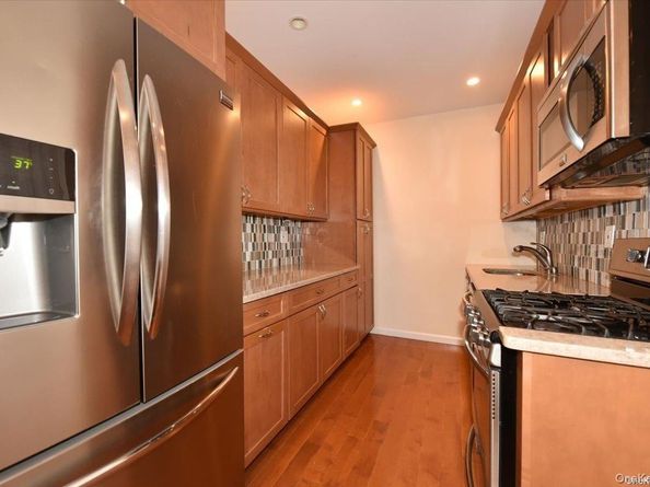 175-06 Devonshire Road 1J, Jamaica Estates NY 11432