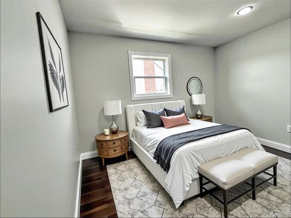 248 E Shore Road E, Lindenhurst NY 11757