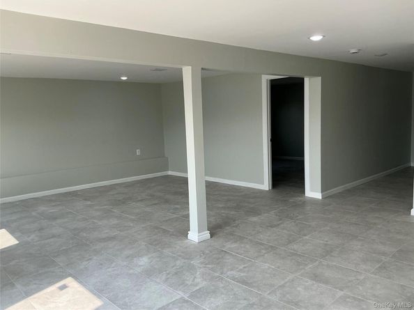 248 E Shore Road E, Lindenhurst NY 11757