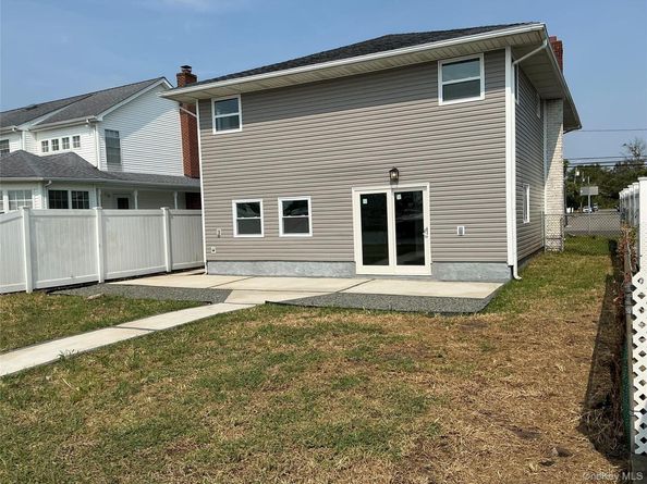 248 E Shore Road E, Lindenhurst NY 11757