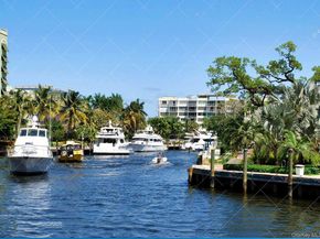 248 E Shore Road E, Lindenhurst NY 11757