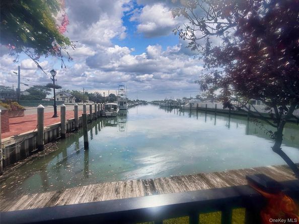 248 E Shore Road E, Lindenhurst NY 11757